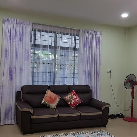Villa Ellis Lot 310 Kuching Exterior foto