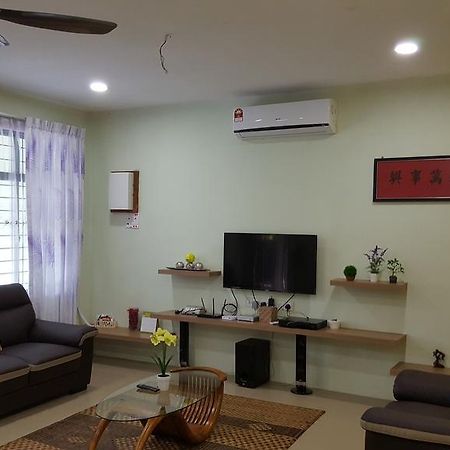 Villa Ellis Lot 310 Kuching Exterior foto