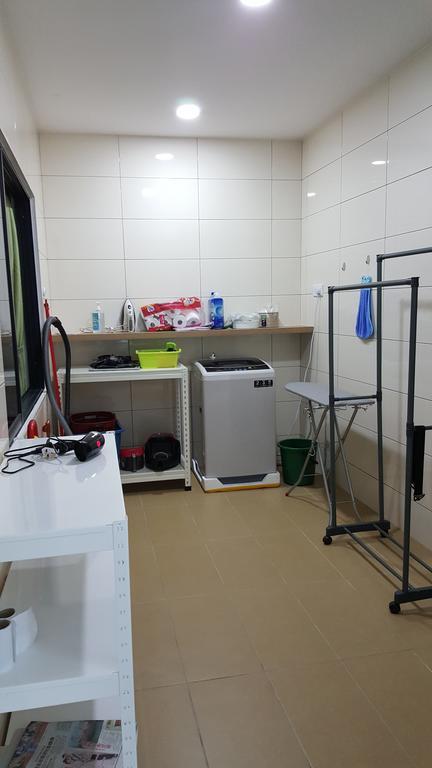 Villa Ellis Lot 310 Kuching Exterior foto